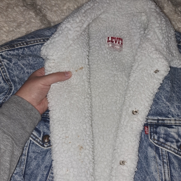 Vintage Levi's Sherpa Lined Denim Jacket - Picture 3 of 6